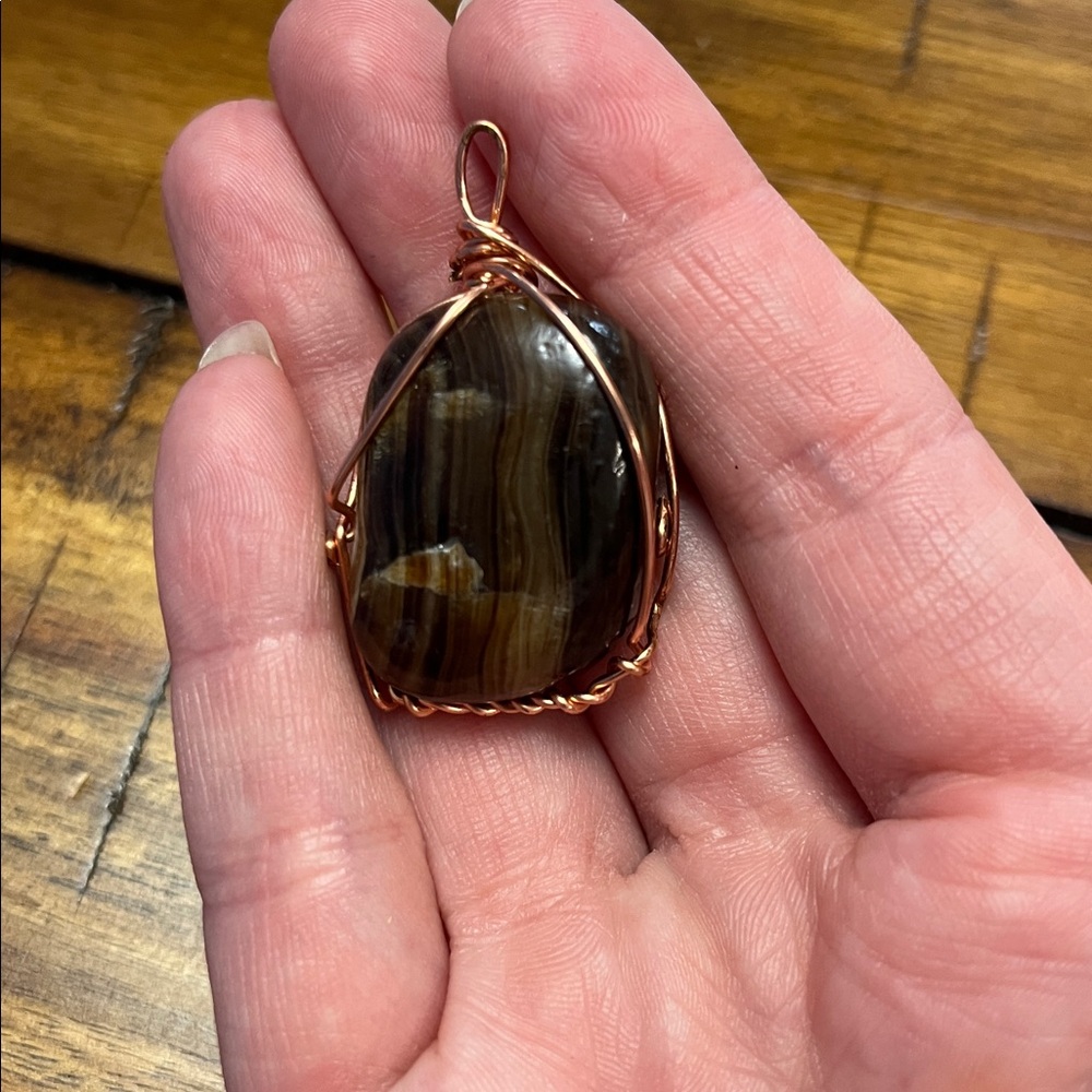 Women’s Handmade Gemstone Pendant
